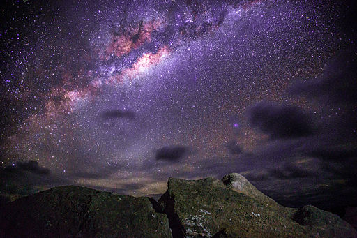 Moai_Stargazing_at_Ahu_Tongariki,_Easter_Island