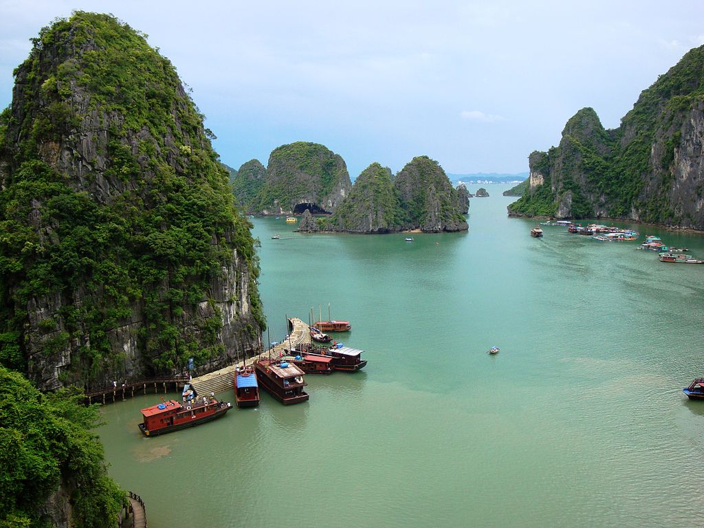 Seeing Ha Long Bay is definitely one of the top reasons to visit Vietnam... photo by CC user By Francesco Paroni Sterbini on wikimedia